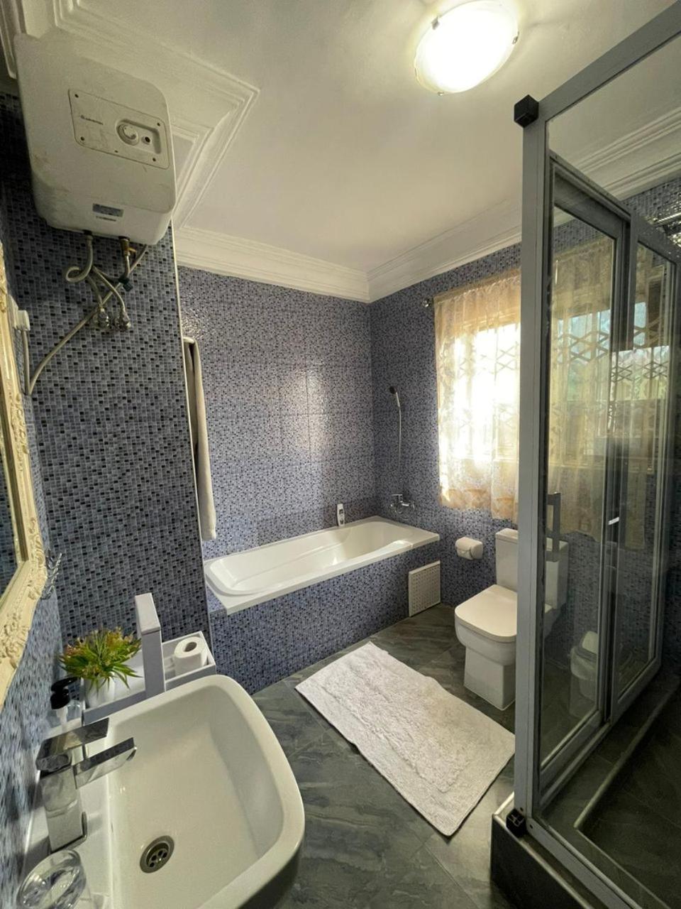 Perriman Hotel Kokrobite Экстерьер фото