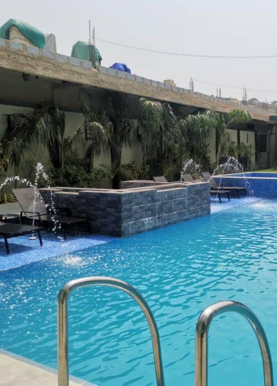 Perriman Hotel Kokrobite Экстерьер фото